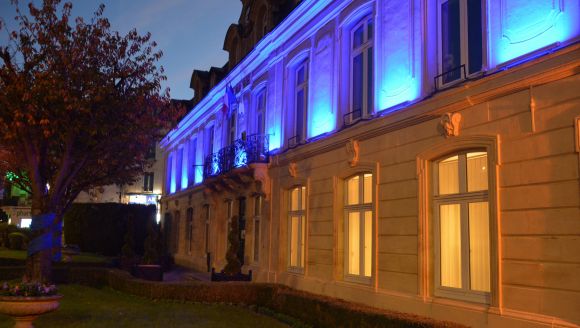 Mairie facade bleue 2022